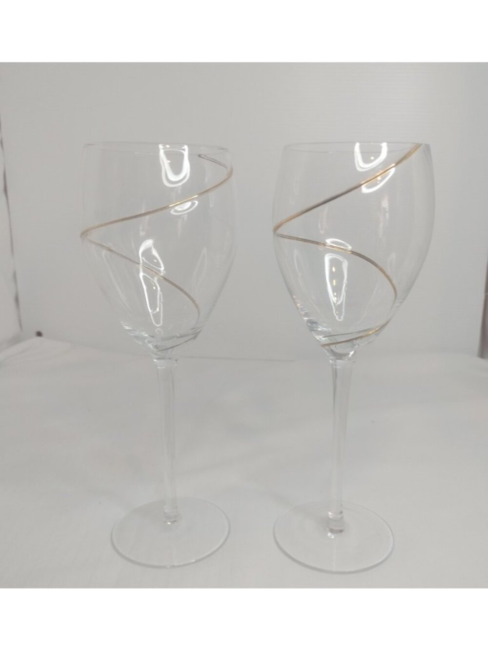 Se Of 2 Wine Glass Kosta- 9"1/4x 3" Clear Glass w/ Raised Gold Swirl Crystal New